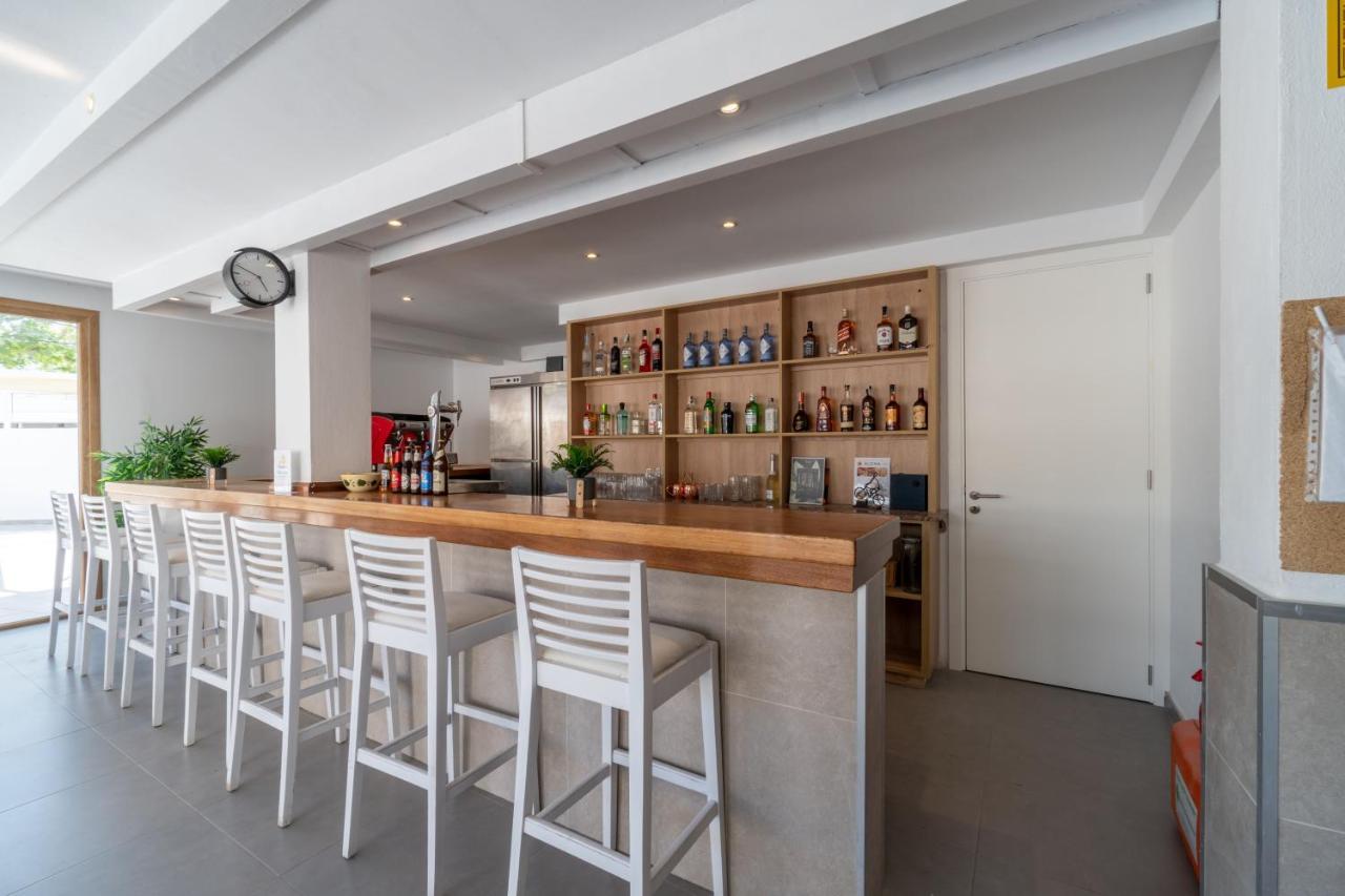 Apartaments La Perla Negra Cala Ratjada  Buitenkant foto