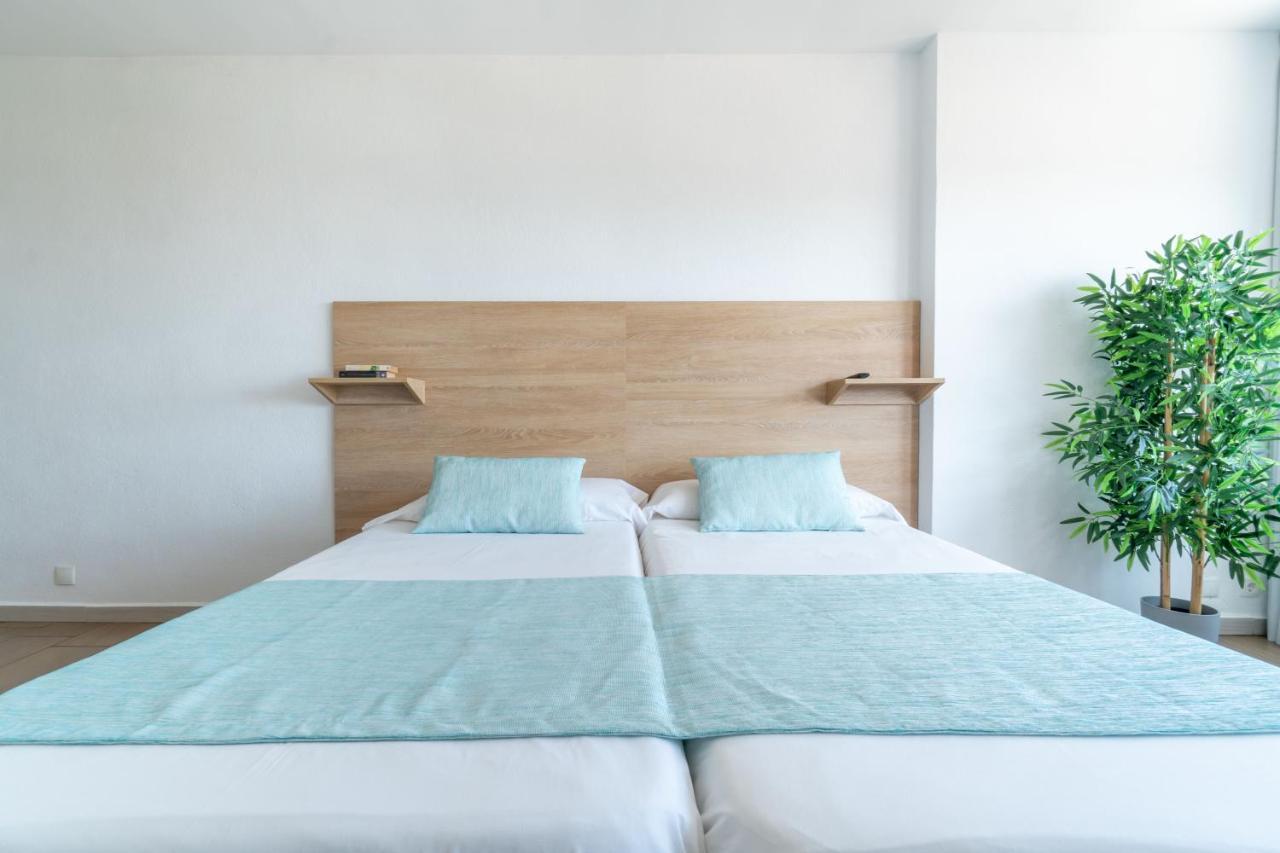 Apartaments La Perla Negra Cala Ratjada  Buitenkant foto