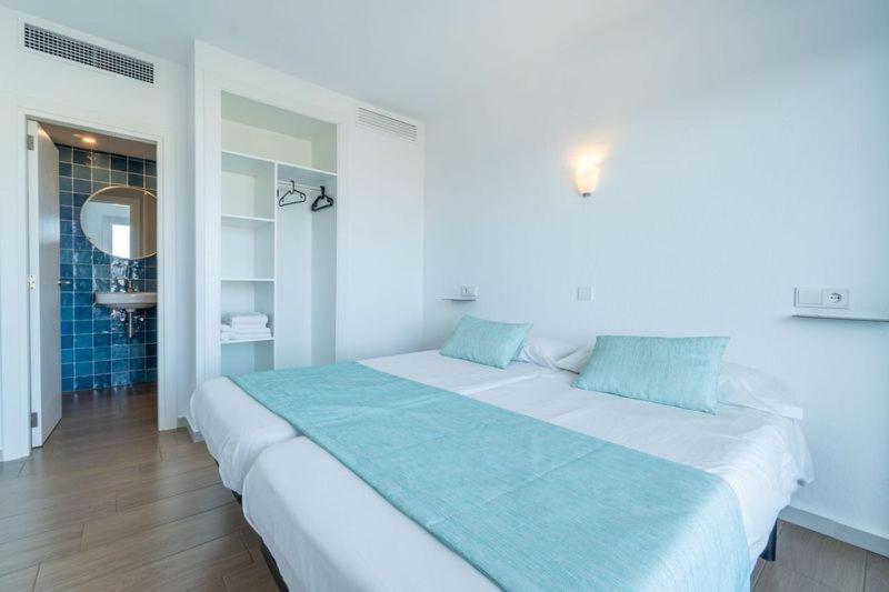 Apartaments La Perla Negra Cala Ratjada  Buitenkant foto
