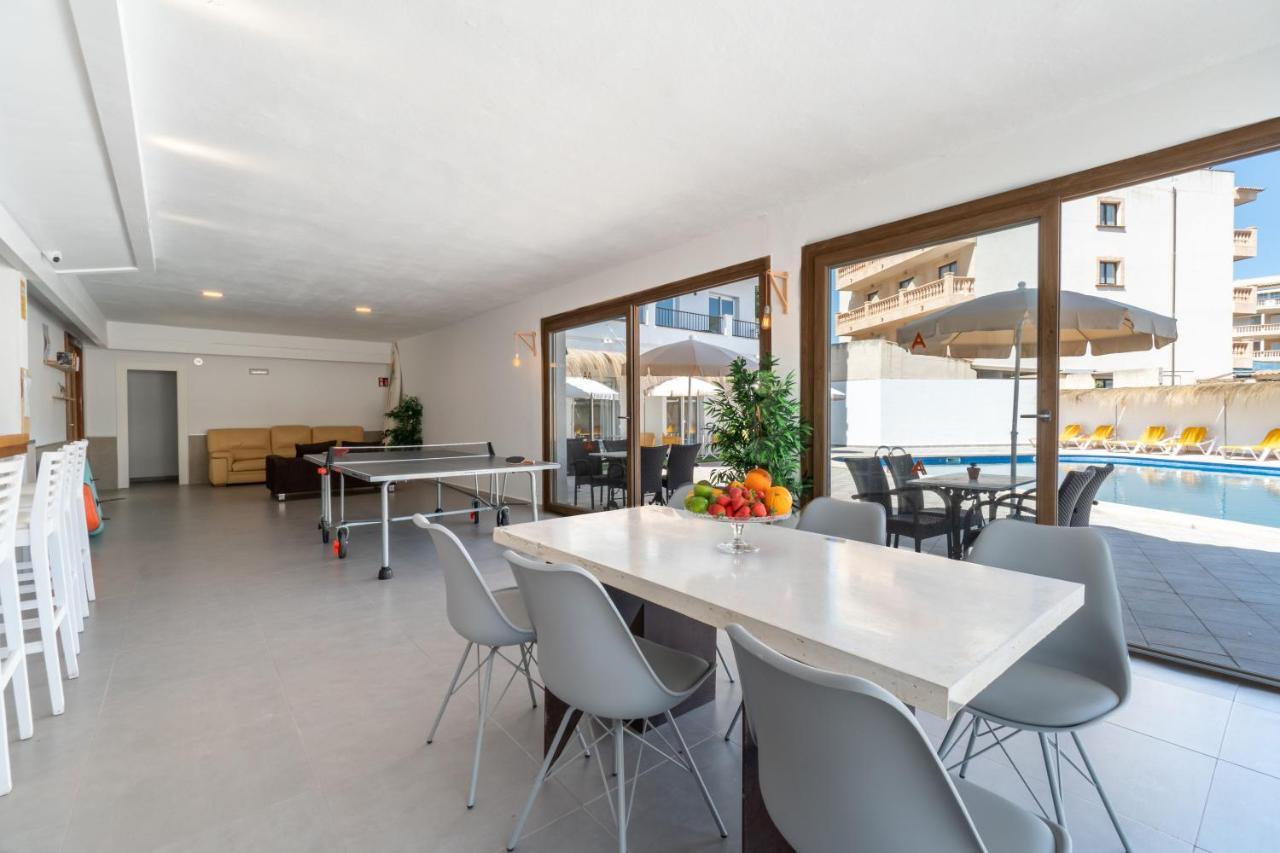 Apartaments La Perla Negra Cala Ratjada  Buitenkant foto