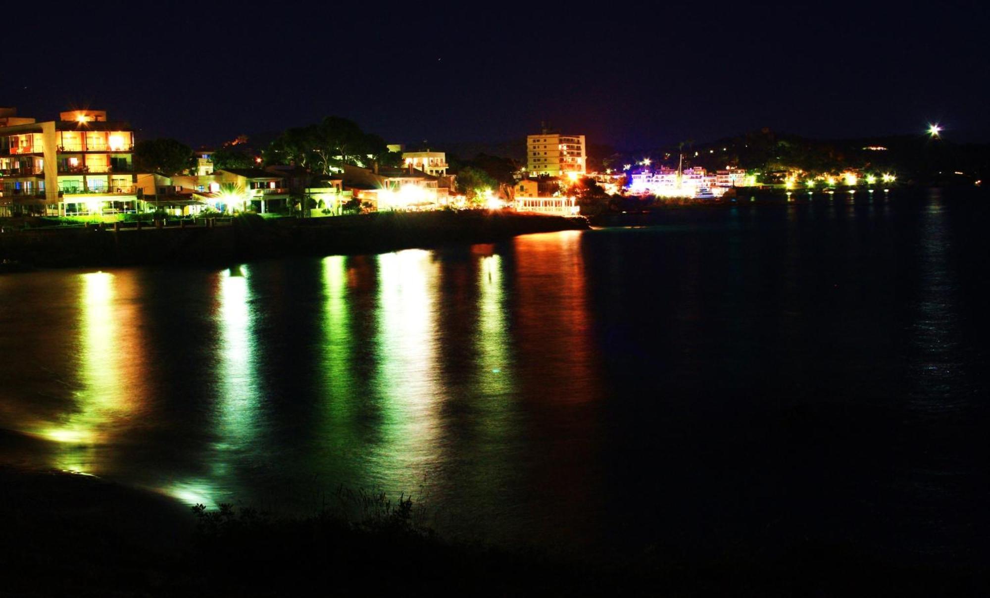 Apartaments La Perla Negra Cala Ratjada  Buitenkant foto