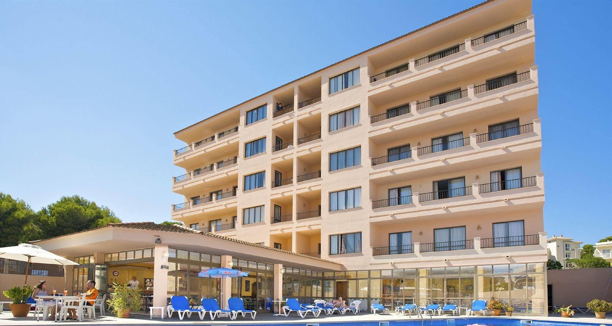 Apartaments La Perla Negra Cala Ratjada  Buitenkant foto